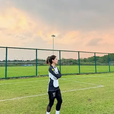 何承承